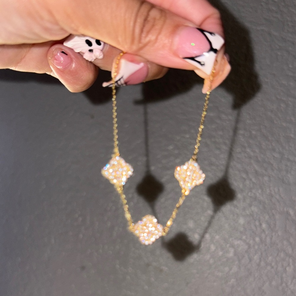 Kendra Scott Elegant Gold Clover Bracelet